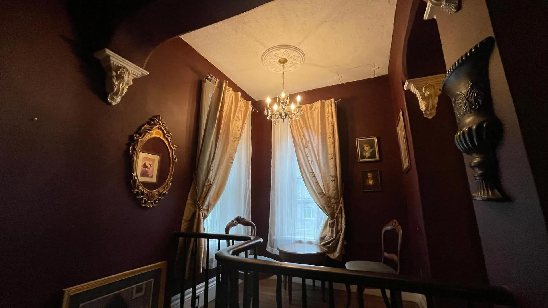 The Red Dragon Villa Niagara Falls